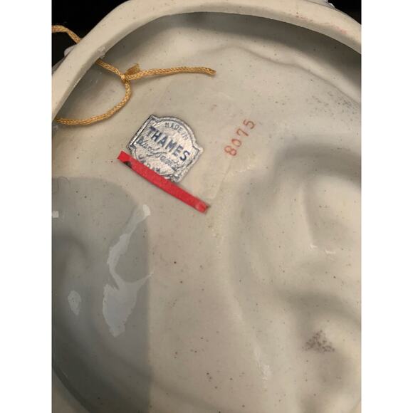 Vintage Thames Japan Wall Plaque Hanging 8075 Girl Woman Sitting 7"h x 5"w - Picture 8 of 8